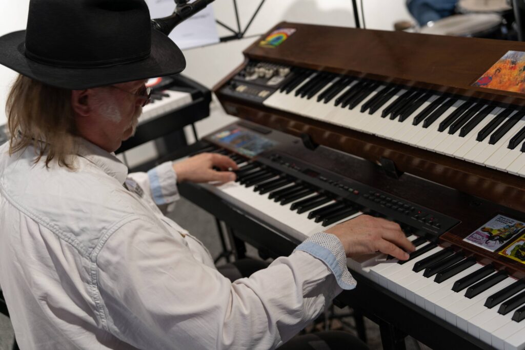 Knut Maurer an der Hammond-Orgel
